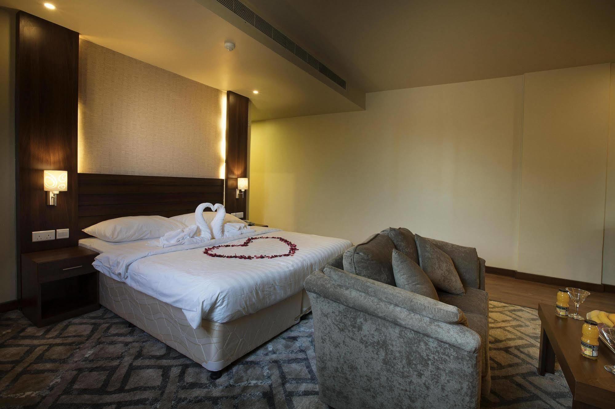 Lily Hotel Suite Mubarraz Hofuf Eksteriør billede